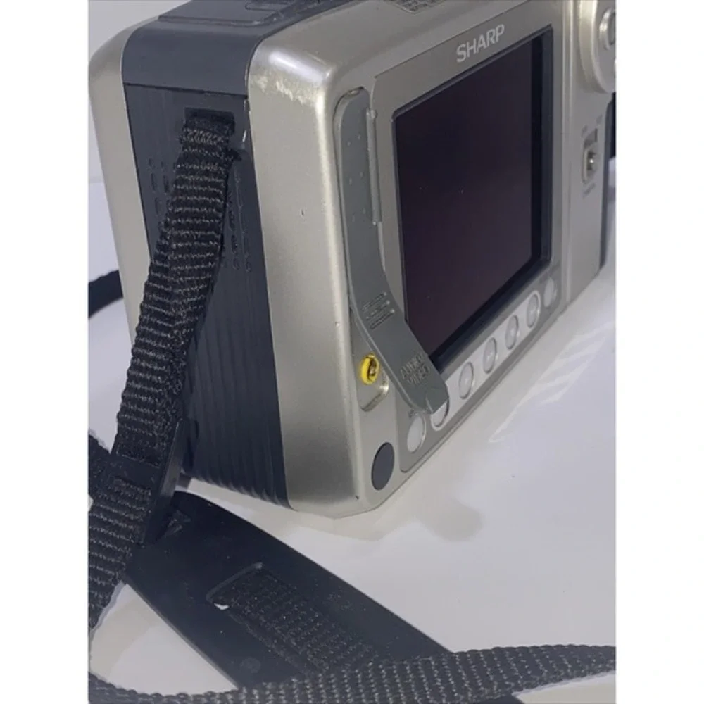 Sharp VL-E780U VIEWCAM Video8 Camcorder‎ + Charger 1 BATTERY! UNTESTED!!!